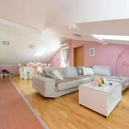 Japanski Vrt, Centar Апартаменты