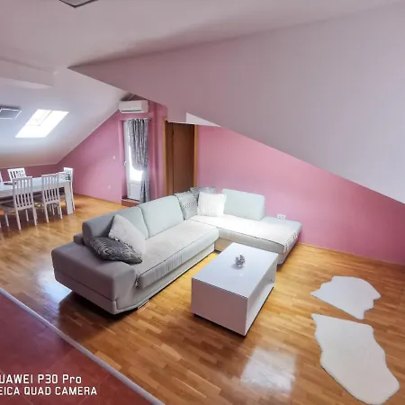 Japanski Vrt, Centar Апартаменты