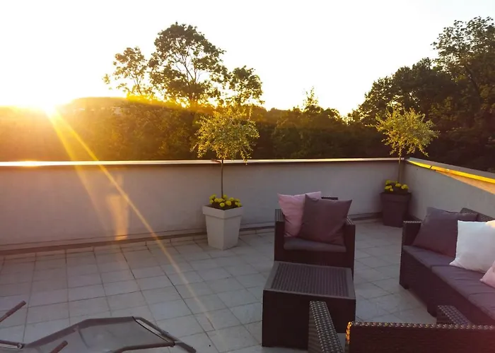 Japanski Vrt, Centar