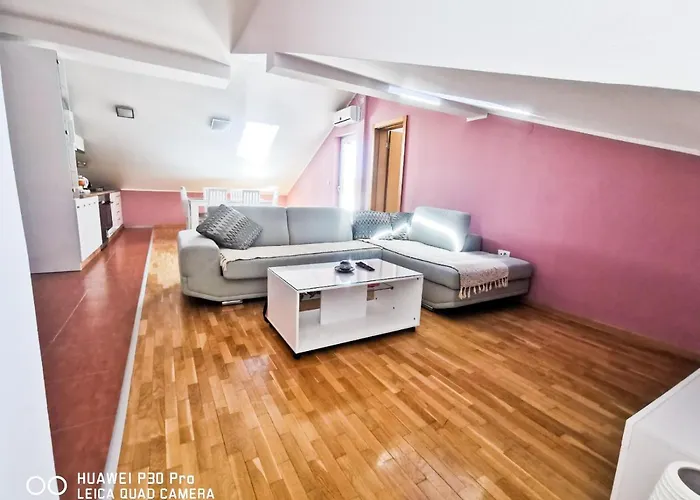 شقة Japanski Vrt, Centar